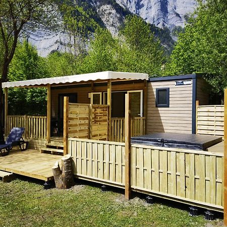 Hotel Camping Le Colporteur Le Bourg-dʼOisans Zewnętrze zdjęcie