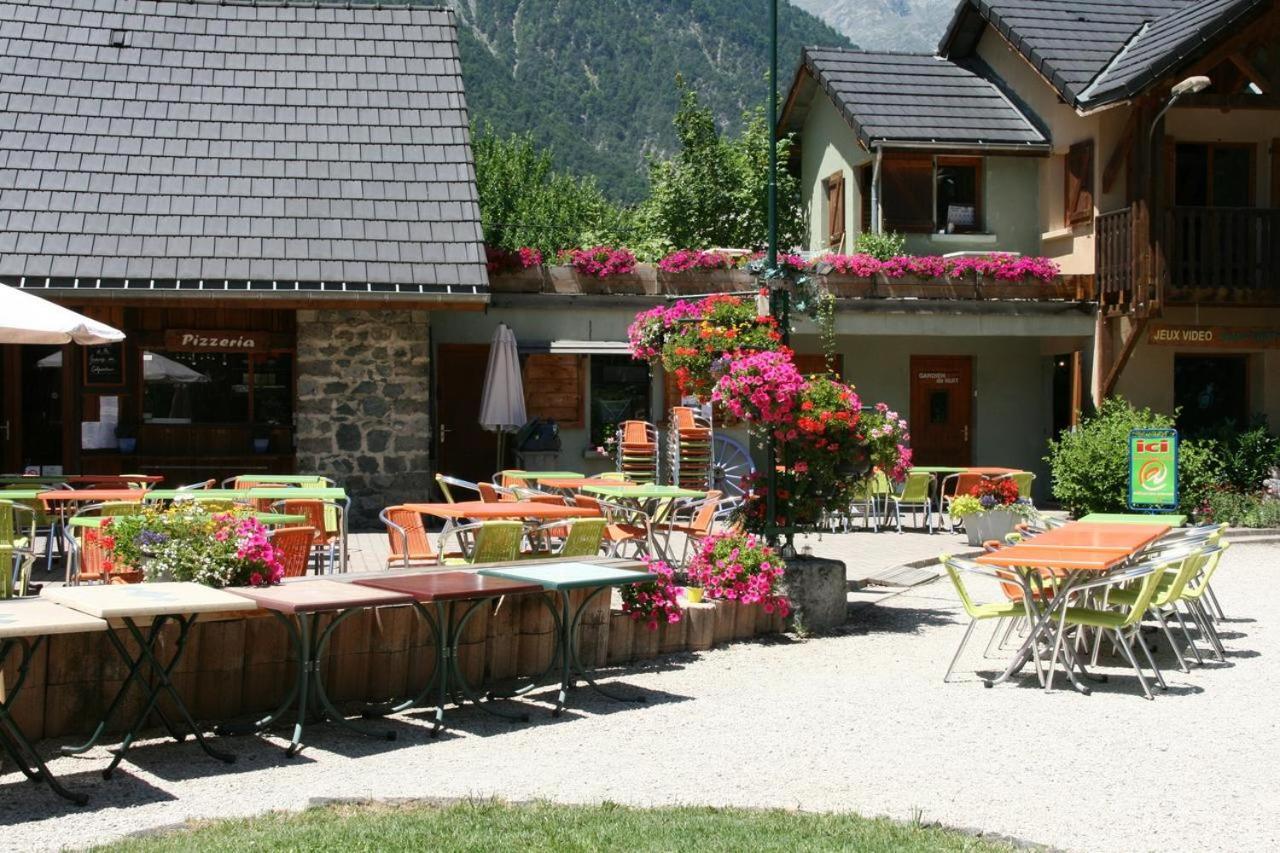 Hotel Camping Le Colporteur Le Bourg-dʼOisans Zewnętrze zdjęcie
